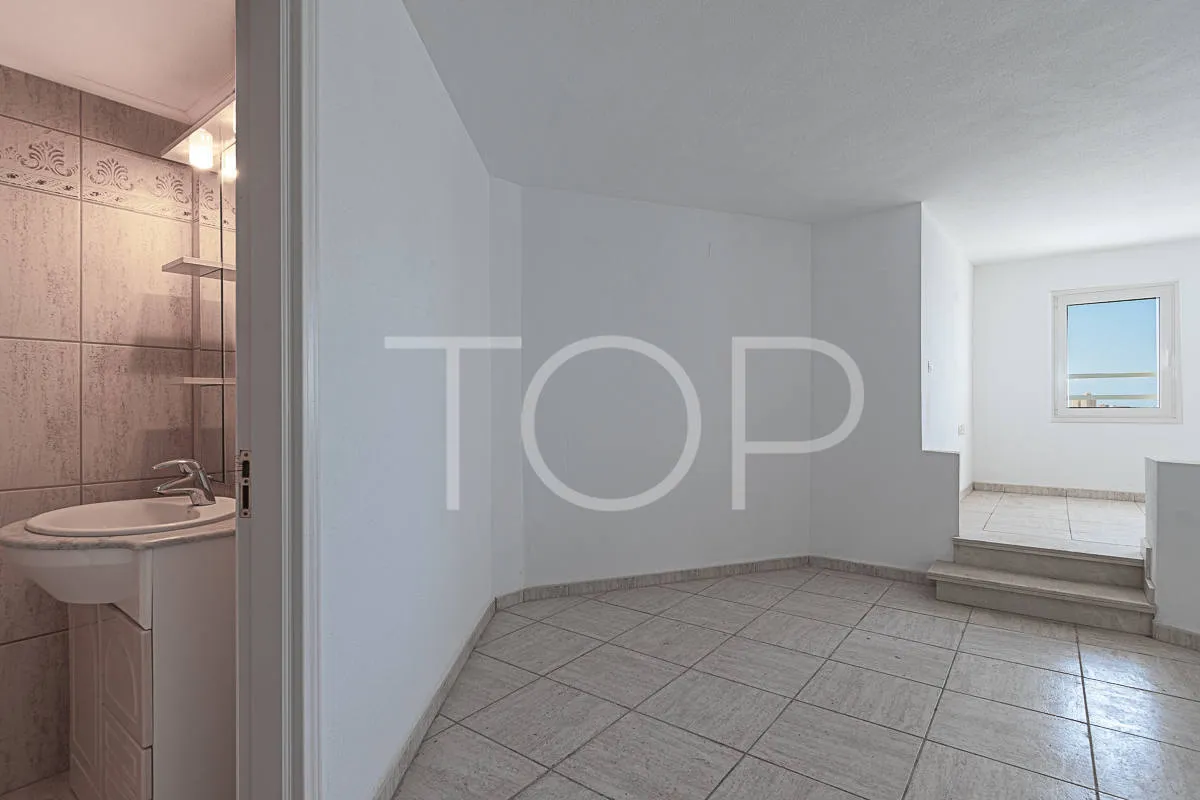 Schönes Penthouse mit Meerblick zu verkaufen in San Eugenio