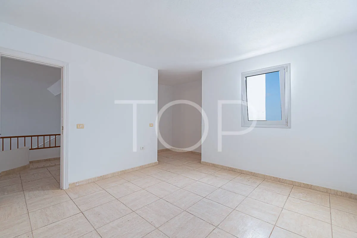 Schönes Penthouse mit Meerblick zu verkaufen in San Eugenio