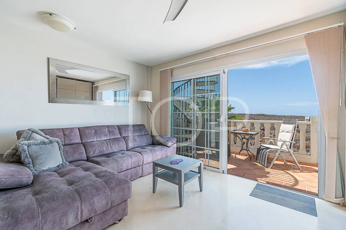 Magnífico apartamento de un dormitorio con vistas al mar en venta en Palm-Mar, Arona