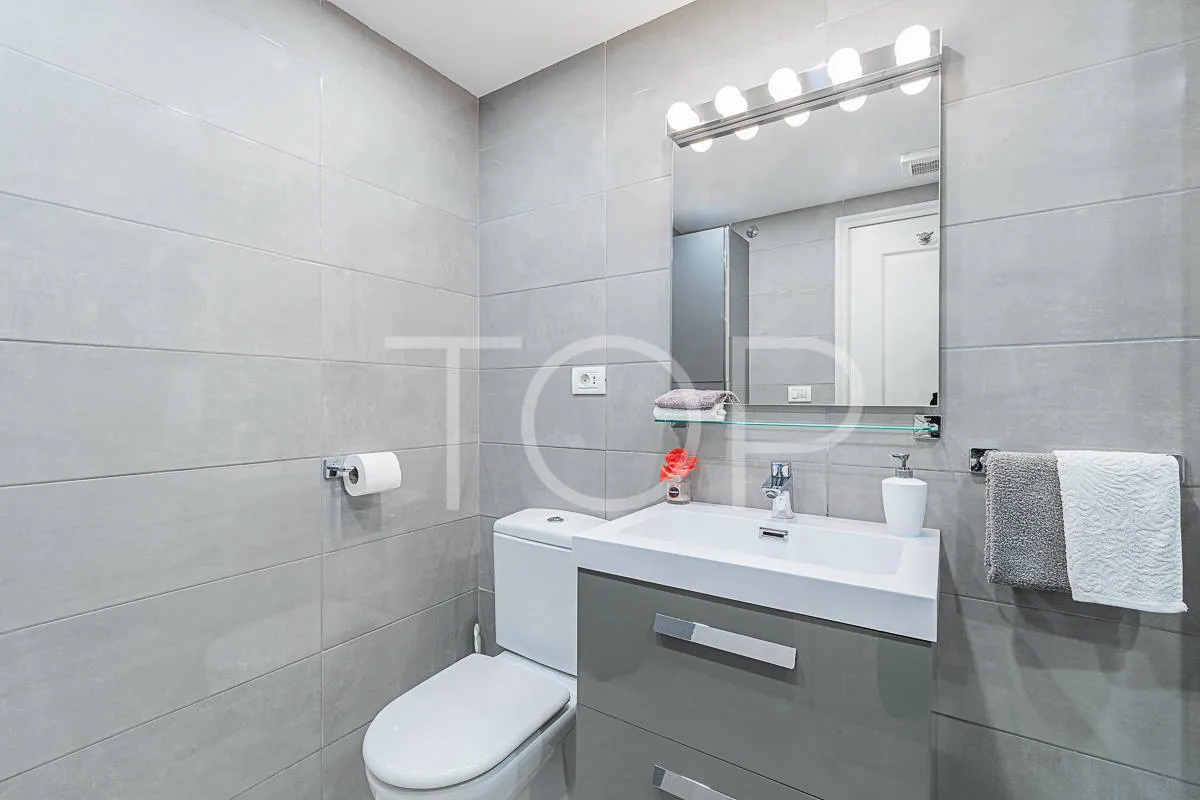 Magnífico apartamento de un dormitorio con vistas al mar en venta en Palm-Mar, Arona