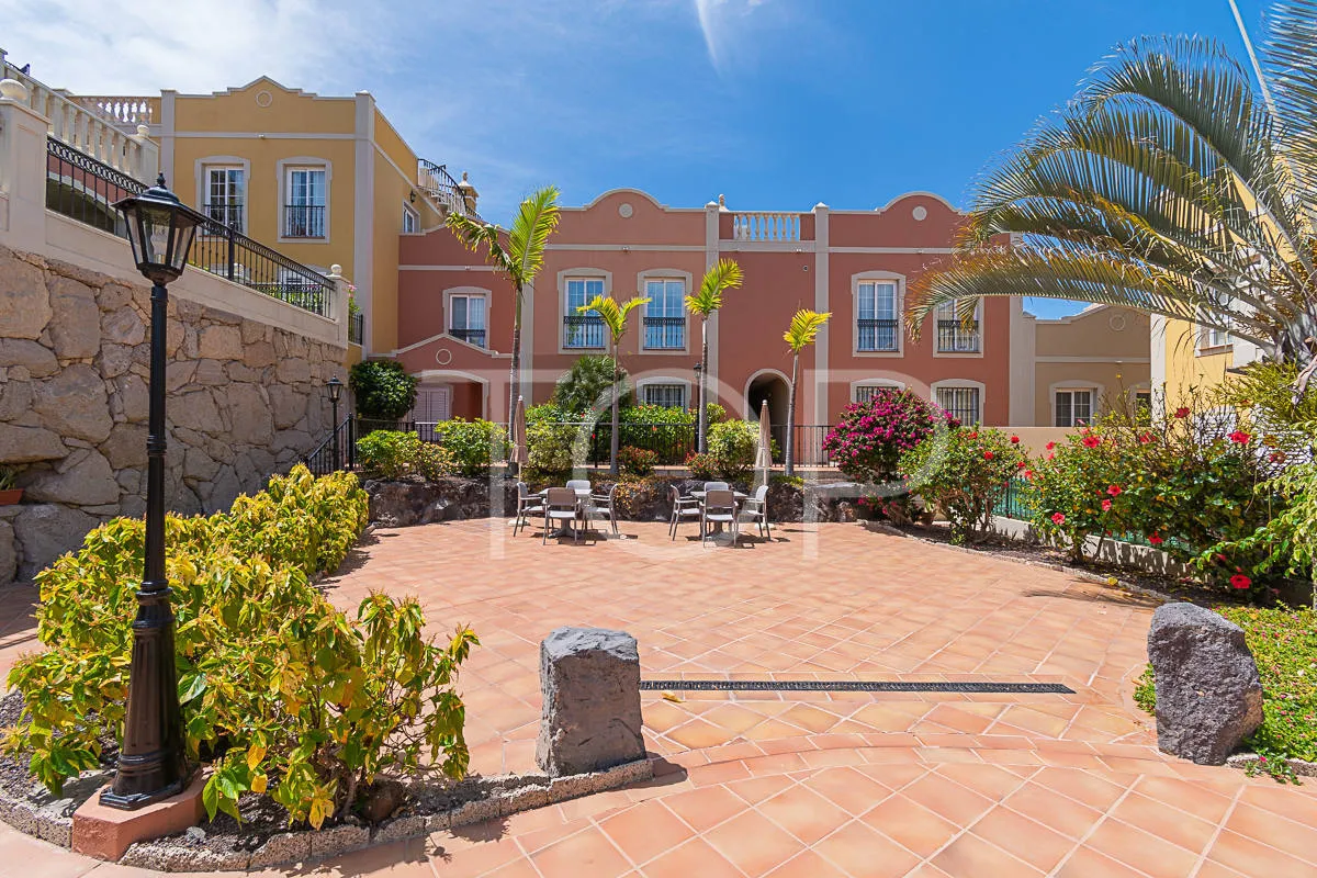Magnífico apartamento de un dormitorio con vistas al mar en venta en Palm-Mar, Arona