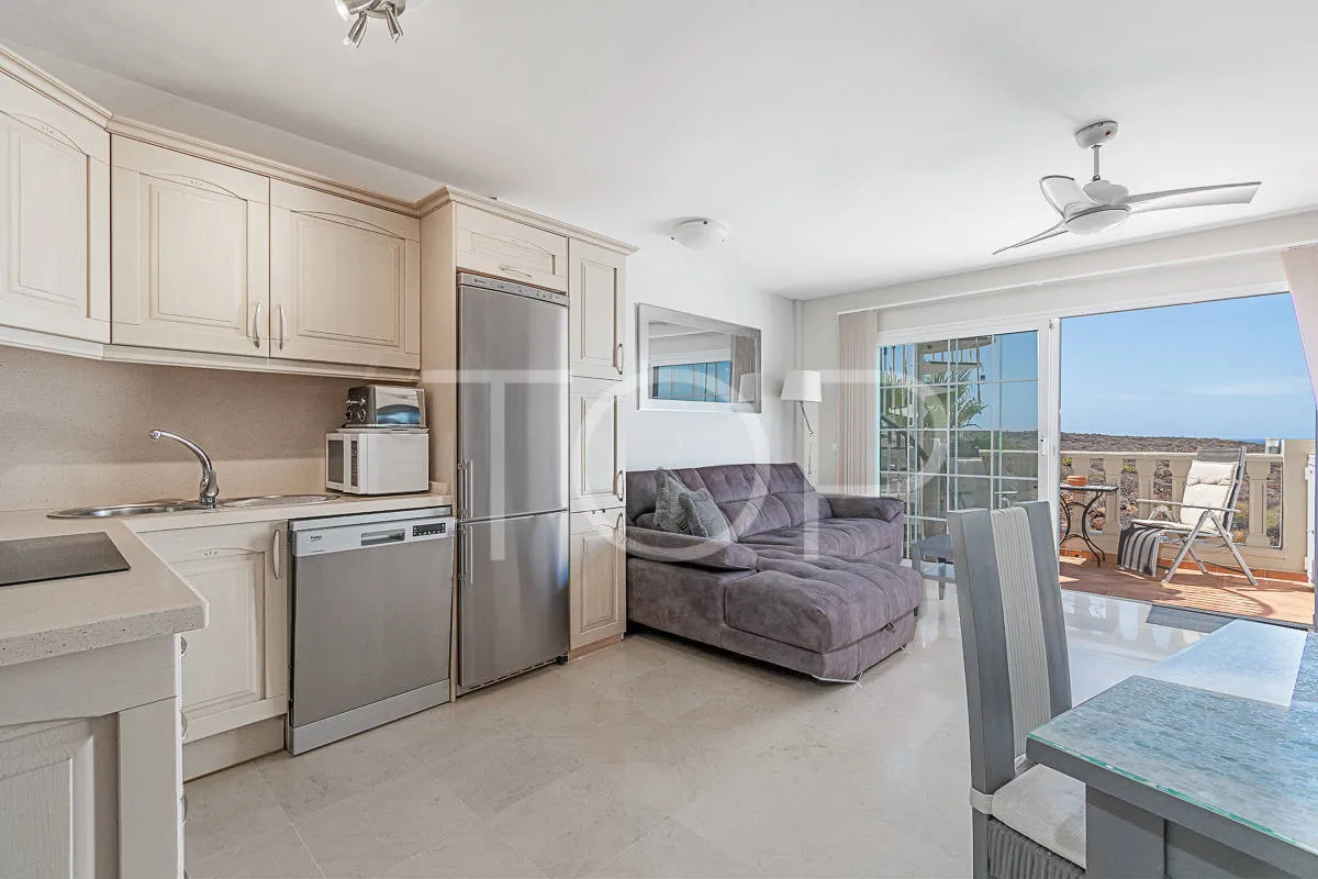 Magnífico apartamento de un dormitorio con vistas al mar en venta en Palm-Mar, Arona