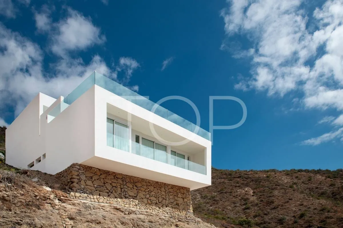 Exquisita Villa de Lujo con Impresionantes Vistas sobre Costa Adeje