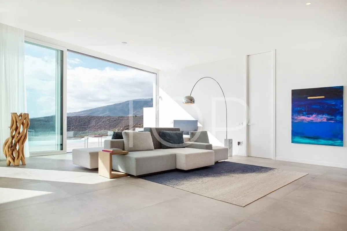 Exquisita Villa de Lujo con Impresionantes Vistas sobre Costa Adeje
