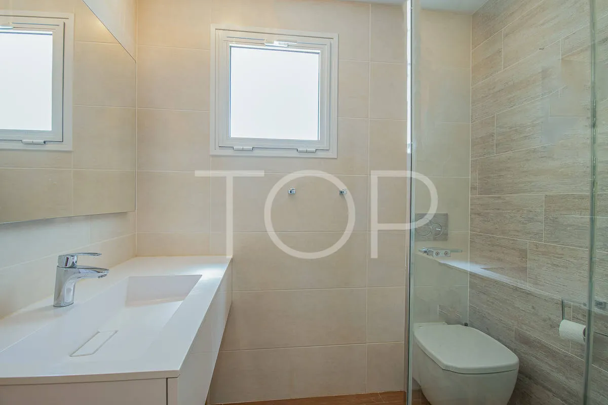 Beautiful detached house with three bedrooms and private swimming pool for sale in Madroñal