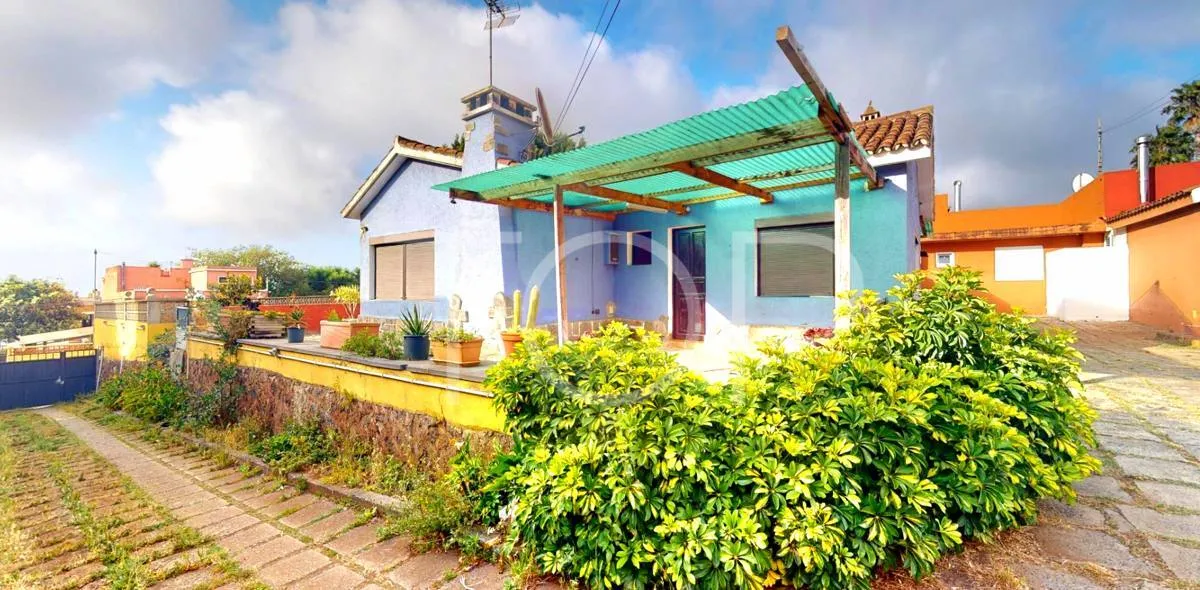 Chalet Independiente con amplia parcela en Tacoronte