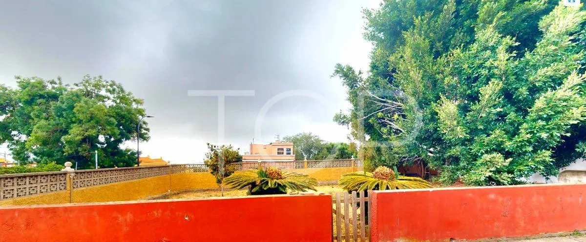 Chalet Independiente con amplia parcela en Tacoronte