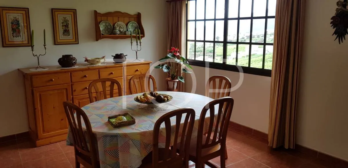 Spacious semi-detached house in La Orotava, in the north of Tenerife