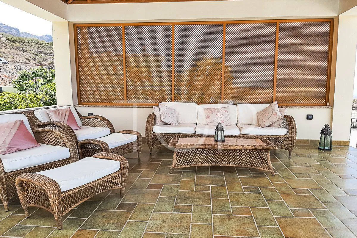 Exquisita villa en Costa Adeje con impresionantes vistas al mar