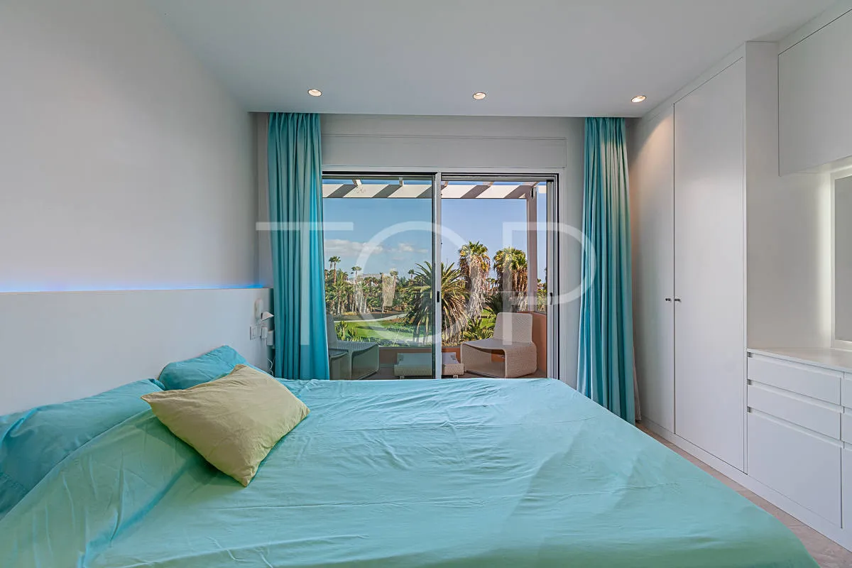 Charming, elegantly refurbished 3-storey-townhouse with amazing views overlooking the sea and the golf course of Adeje