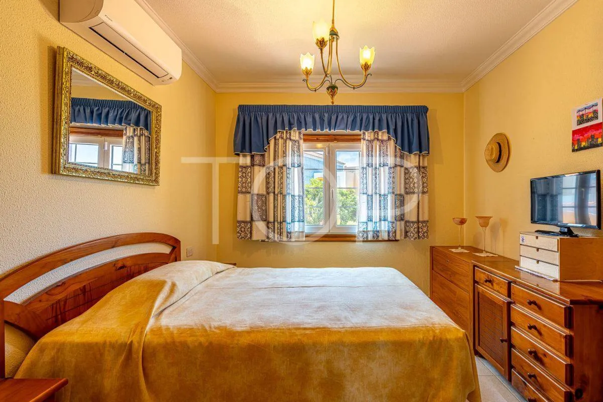 Preciosa villa independiente con piscina en el corazón de Adeje