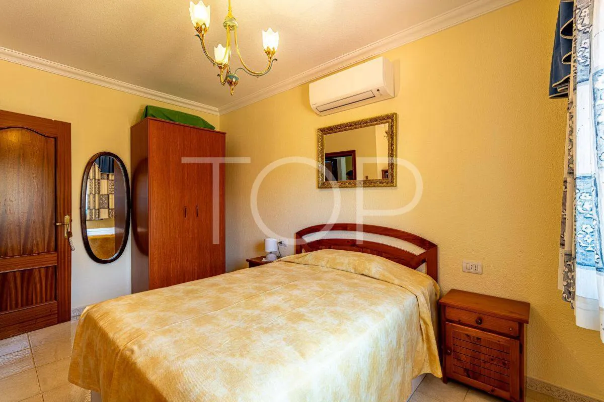 Preciosa villa independiente con piscina en el corazón de Adeje