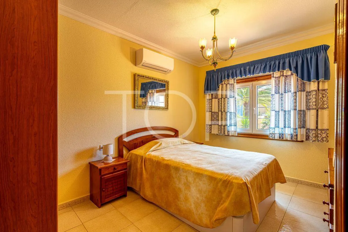 Preciosa villa independiente con piscina en el corazón de Adeje