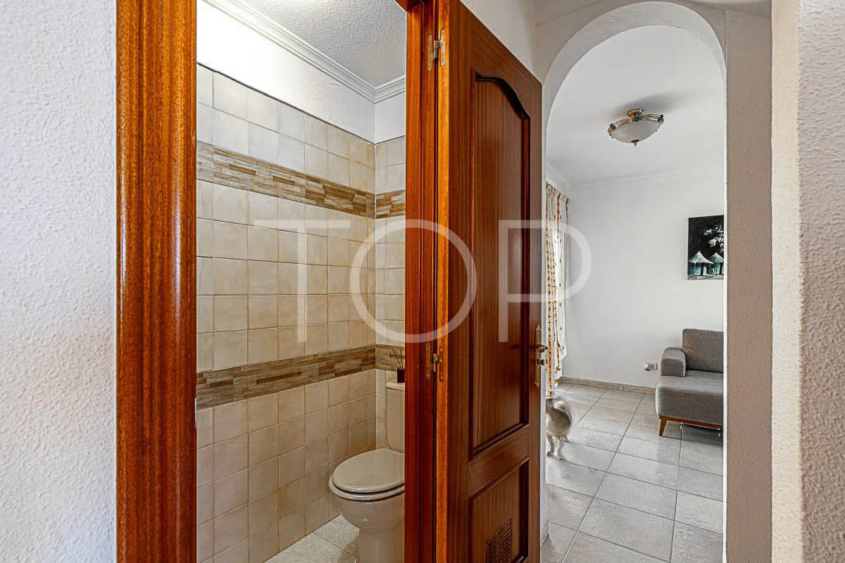 Preciosa villa independiente con piscina en el corazón de Adeje