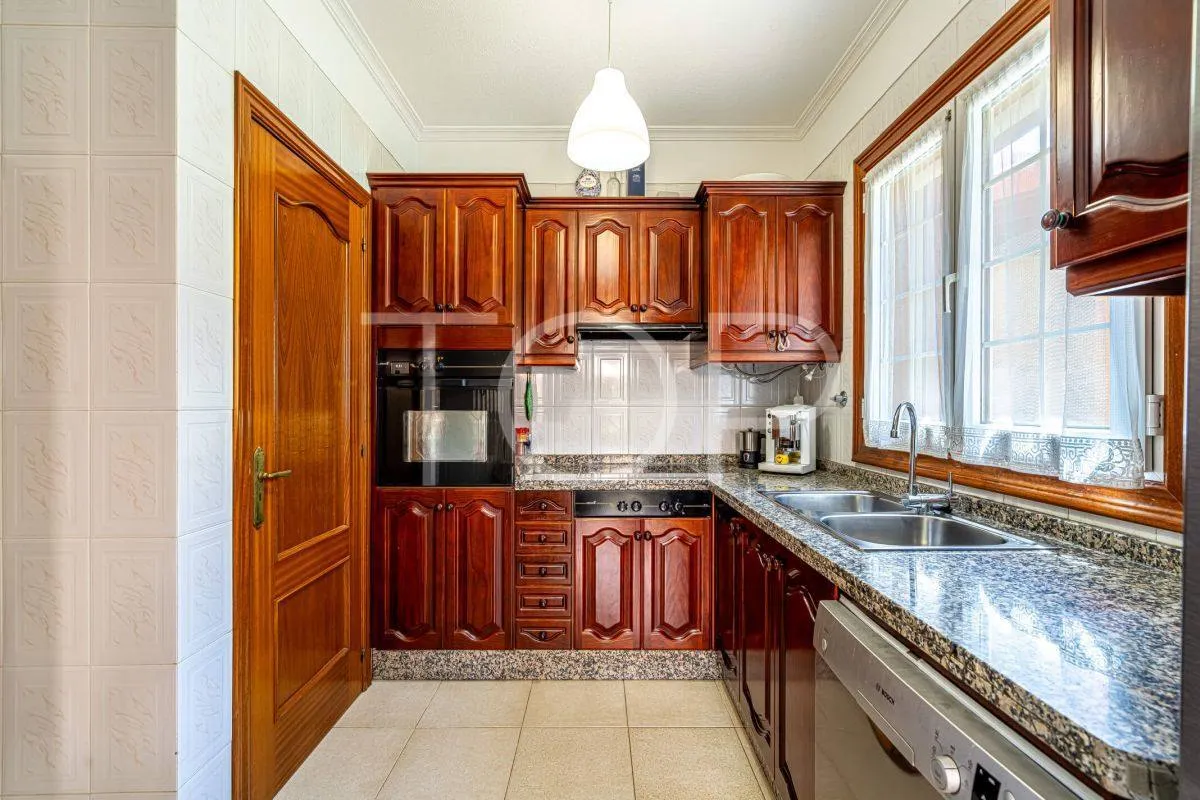 Preciosa villa independiente con piscina en el corazón de Adeje