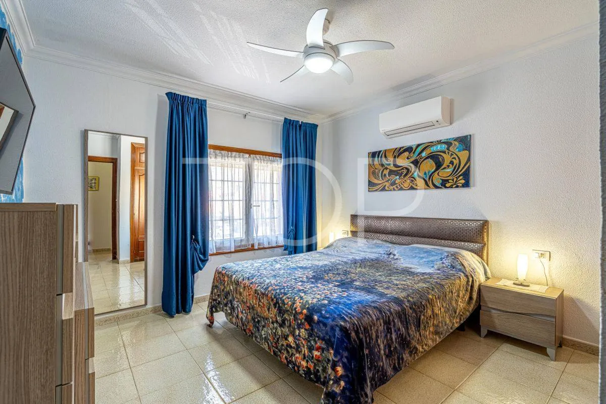Preciosa villa independiente con piscina en el corazón de Adeje