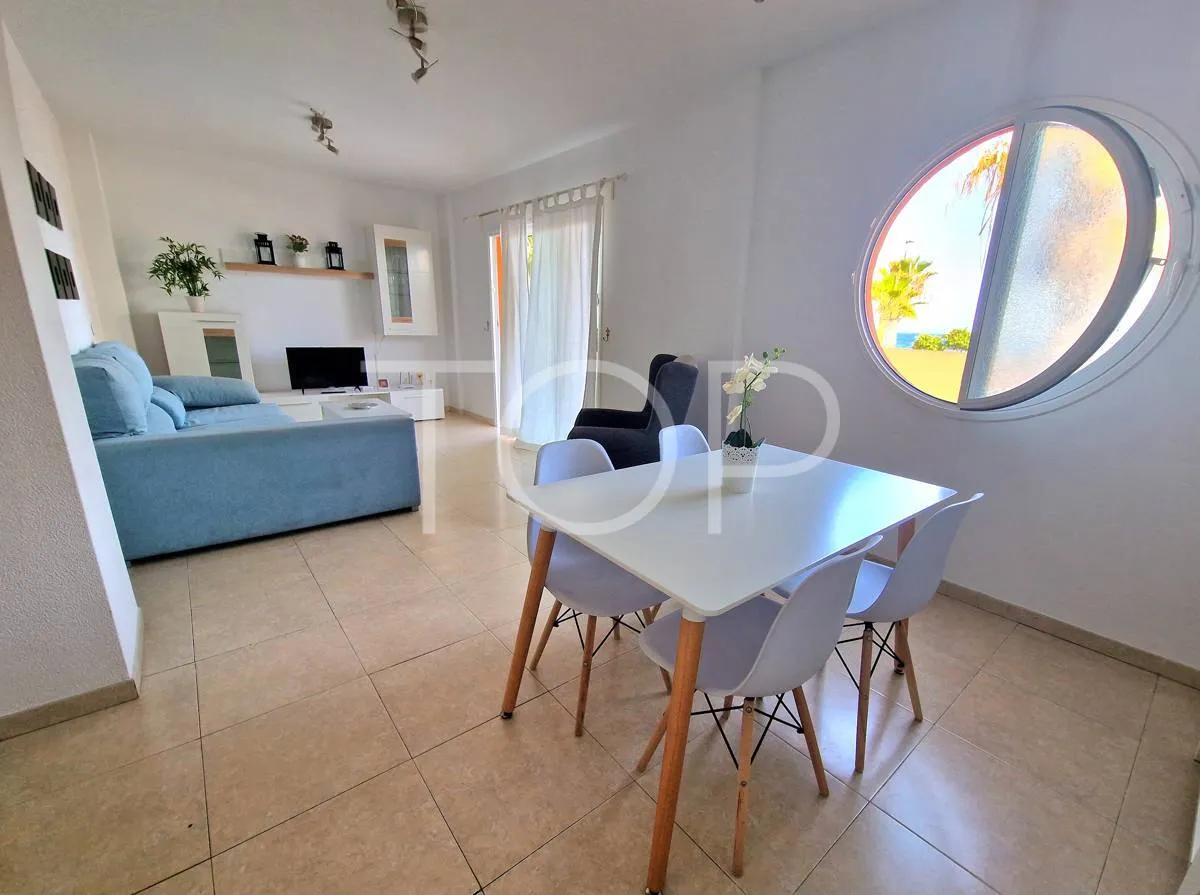 Maravilloso piso de 2 habitaciones con terraza de 120m2 muy cerca de la costa