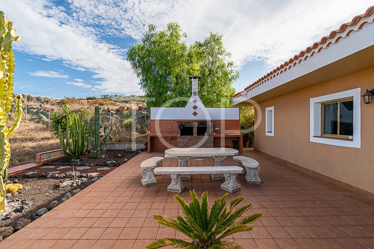 Bonita casa de campo a la venta en Taucho, con vistas espectaculares