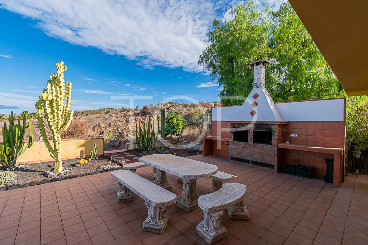 Bonita casa de campo a la venta en Taucho, con vistas espectaculares