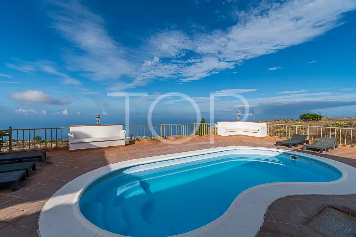 Bonita casa de campo a la venta en Taucho, con vistas espectaculares