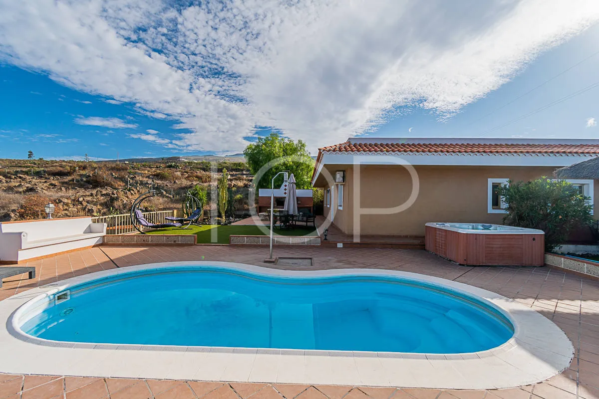 Bonita casa de campo a la venta en Taucho, con vistas espectaculares