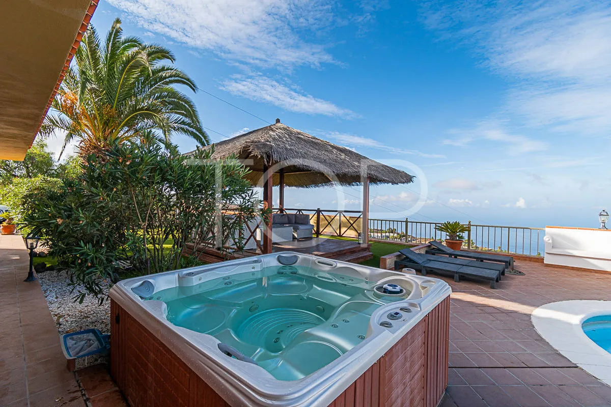 Bonita casa de campo a la venta en Taucho, con vistas espectaculares