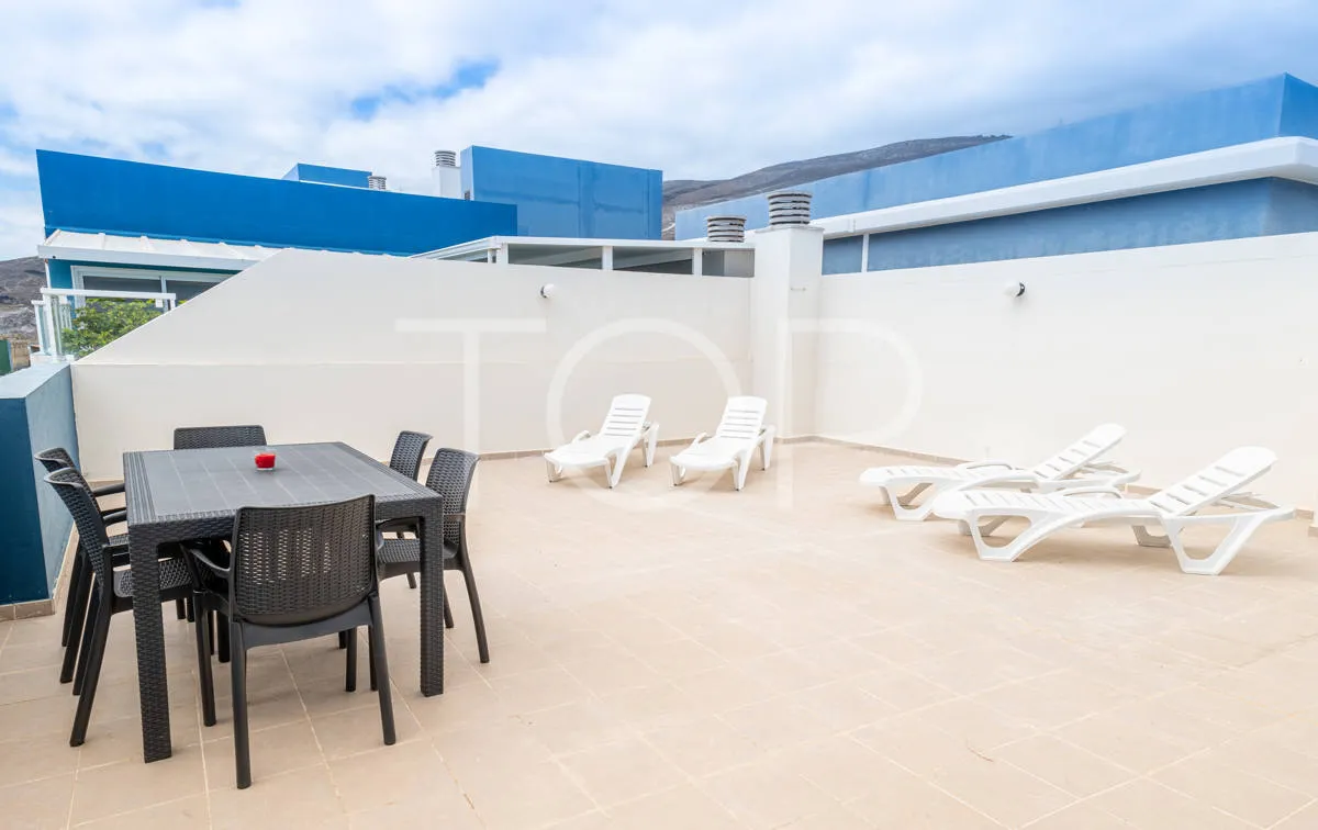 Bonito piso de 2 habitaciones con amplia terraza en el Puertito de Güímar