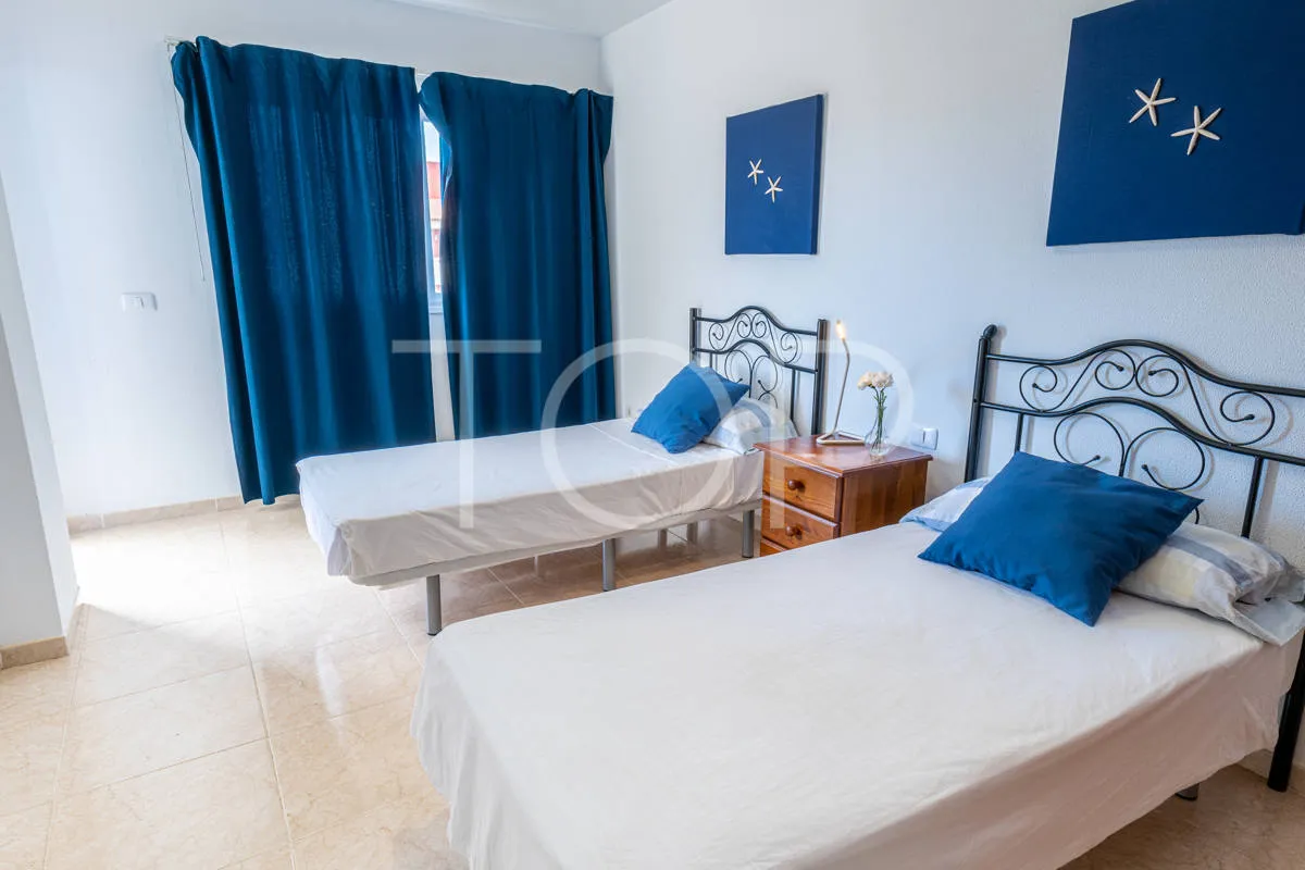 Bonito piso de 2 habitaciones con amplia terraza en el Puertito de Güímar