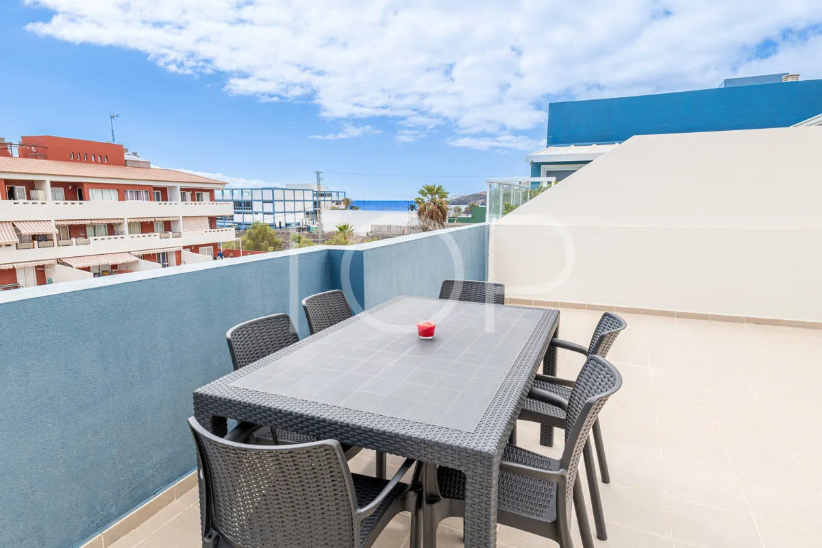 Bonito piso de 2 habitaciones con amplia terraza en el Puertito de Güímar