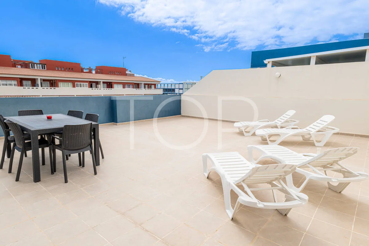 Bonito piso de 2 habitaciones con amplia terraza en el Puertito de Güímar