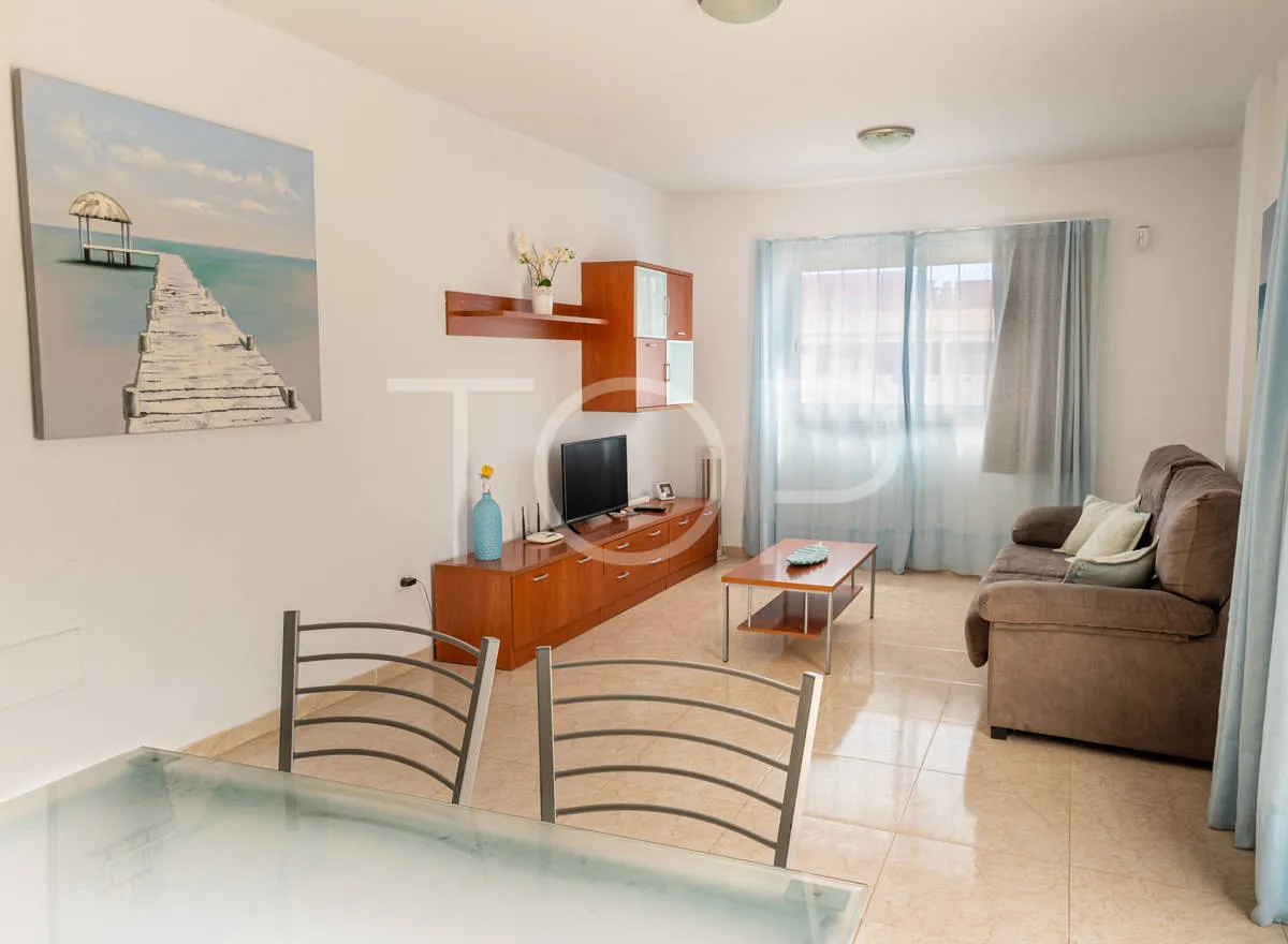 Bonito piso de 2 habitaciones con amplia terraza en el Puertito de Güímar