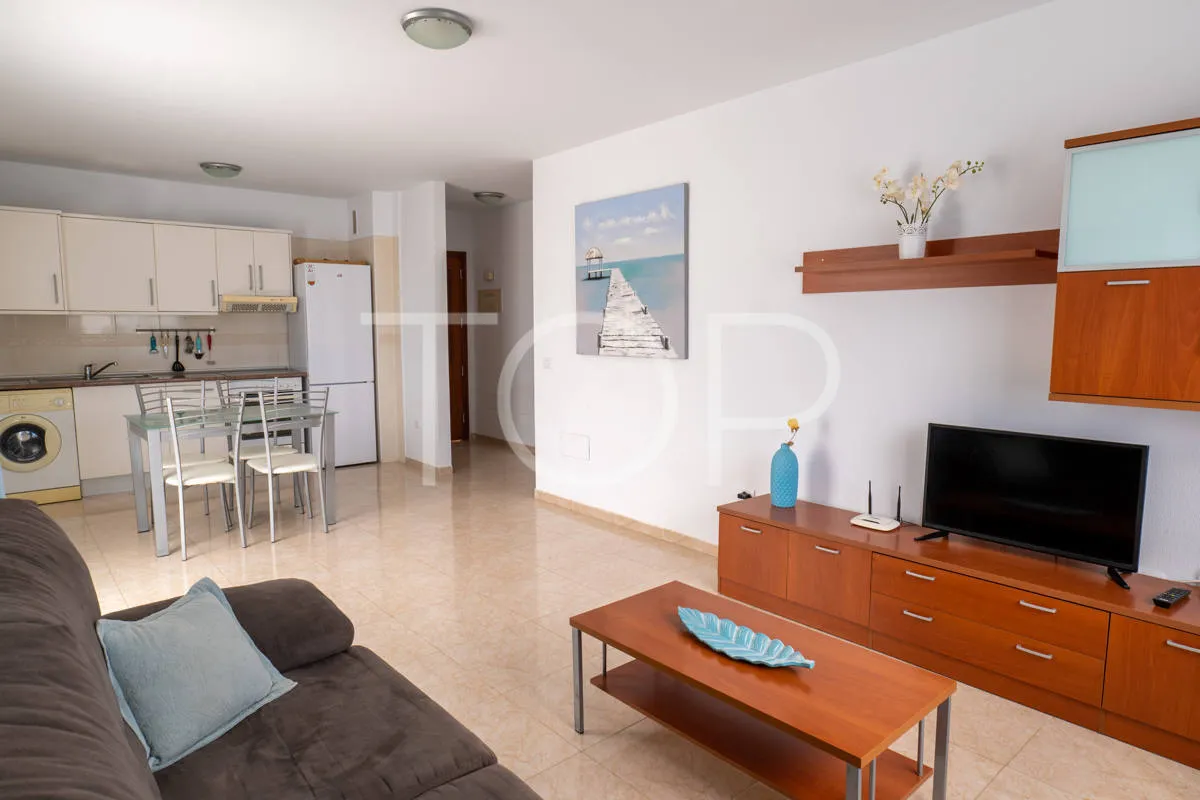 Bonito piso de 2 habitaciones con amplia terraza en el Puertito de Güímar