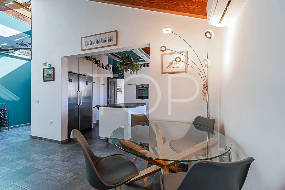 5-bedroom detached house and 2-bedroom apartment for sale in Charco Del Pino