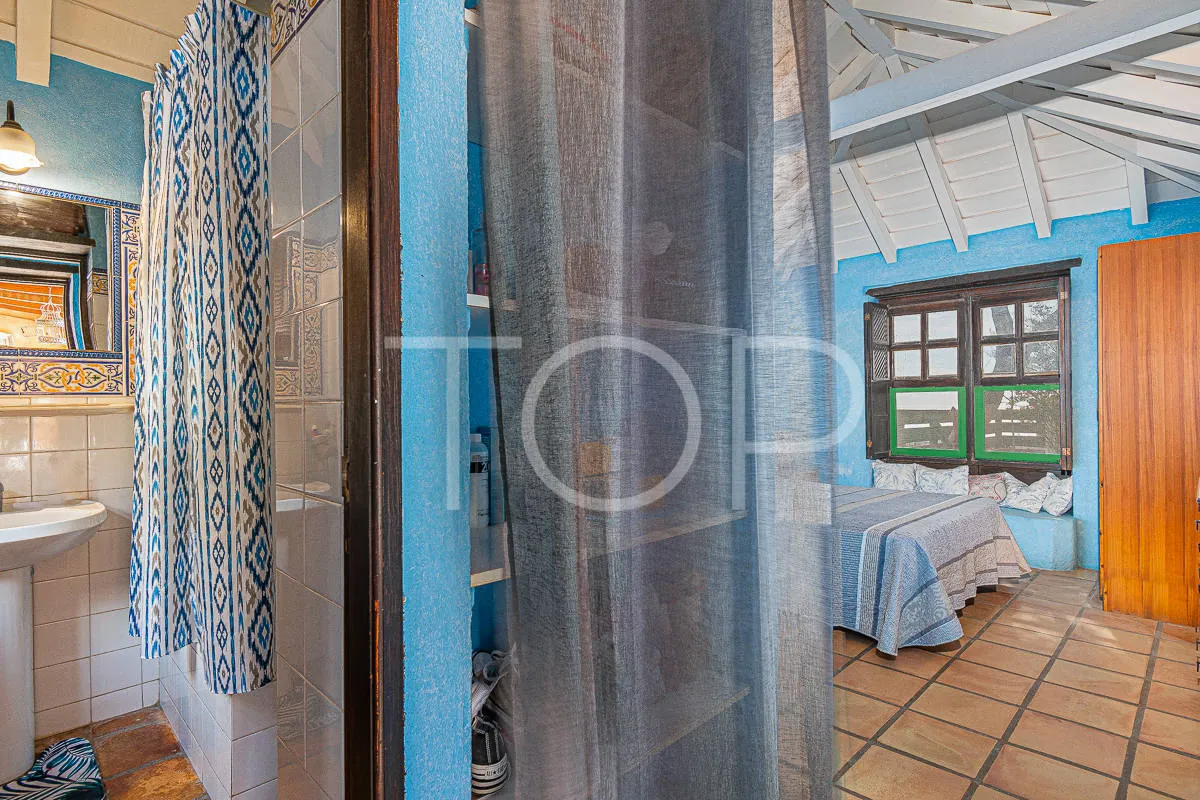 Acogedora casa canaria con vistas al mar y jardín en Granadilla de Abona