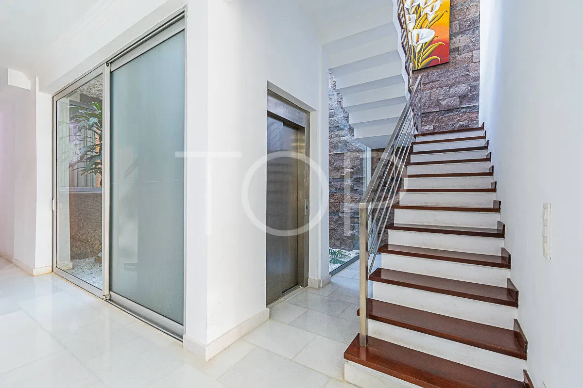 Stunning modern villa with ocean views for sale in luxury Playa del Duque area