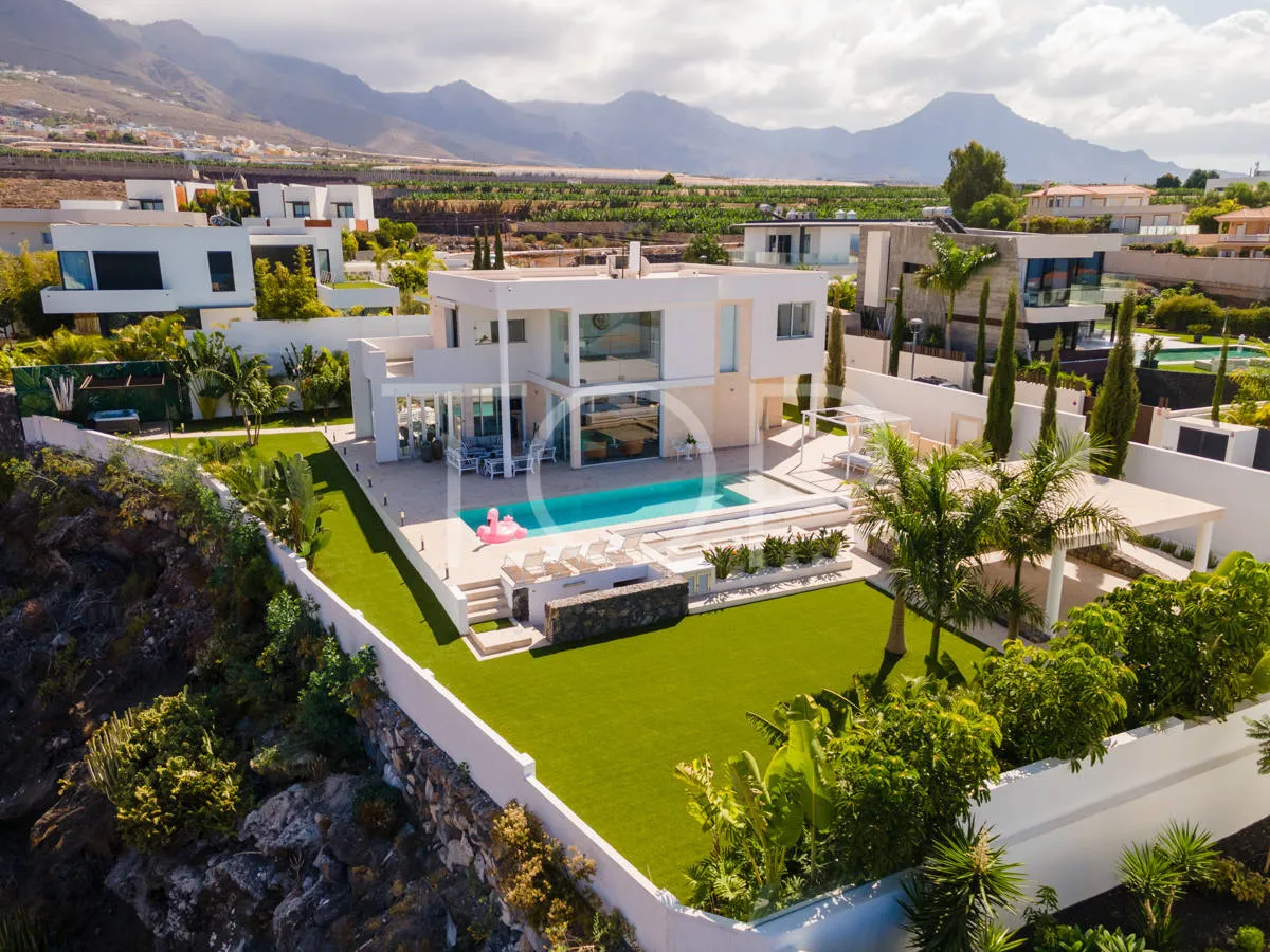 En venta fantástica villa de 4 dormitorios en la prestigiosa zona de Playa Paraíso