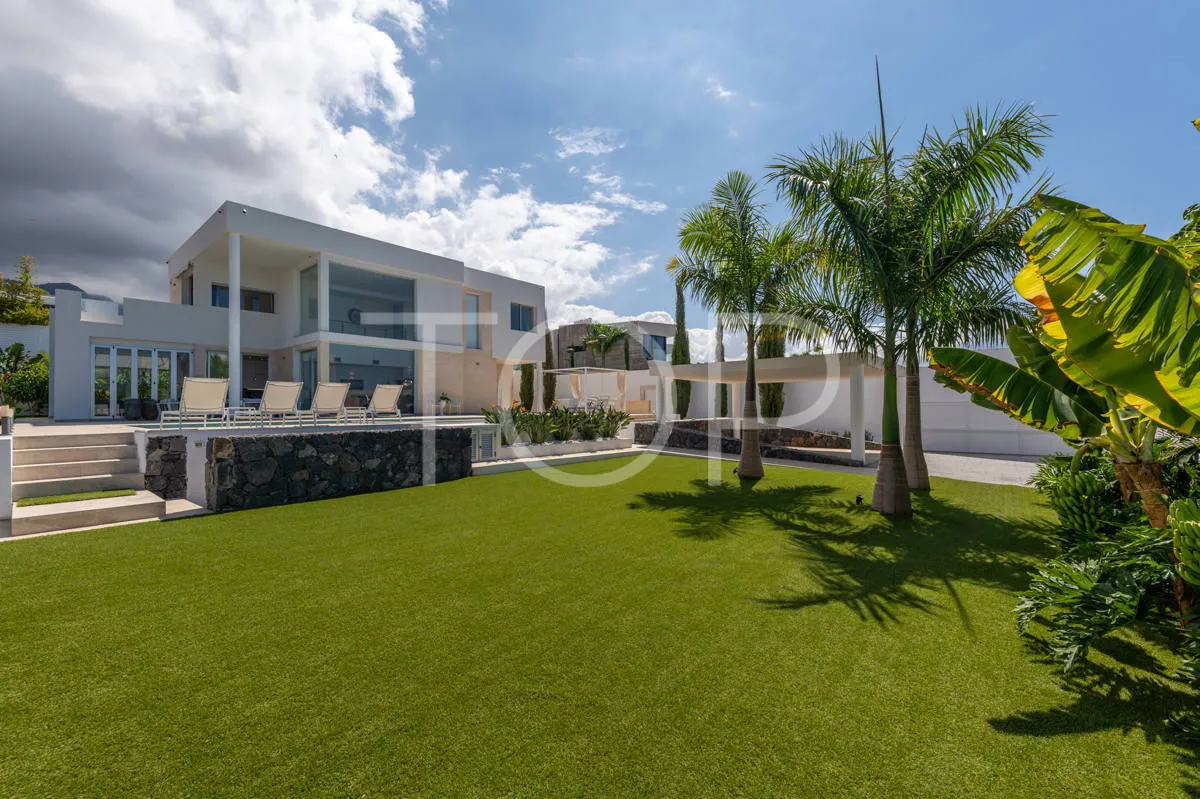 En venta fantástica villa de 4 dormitorios en la prestigiosa zona de Playa Paraíso
