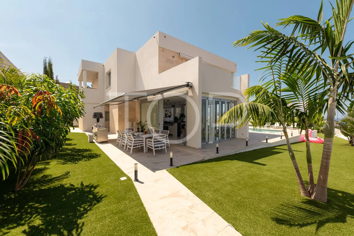 En venta fantástica villa de 4 dormitorios en la prestigiosa zona de Playa Paraíso
