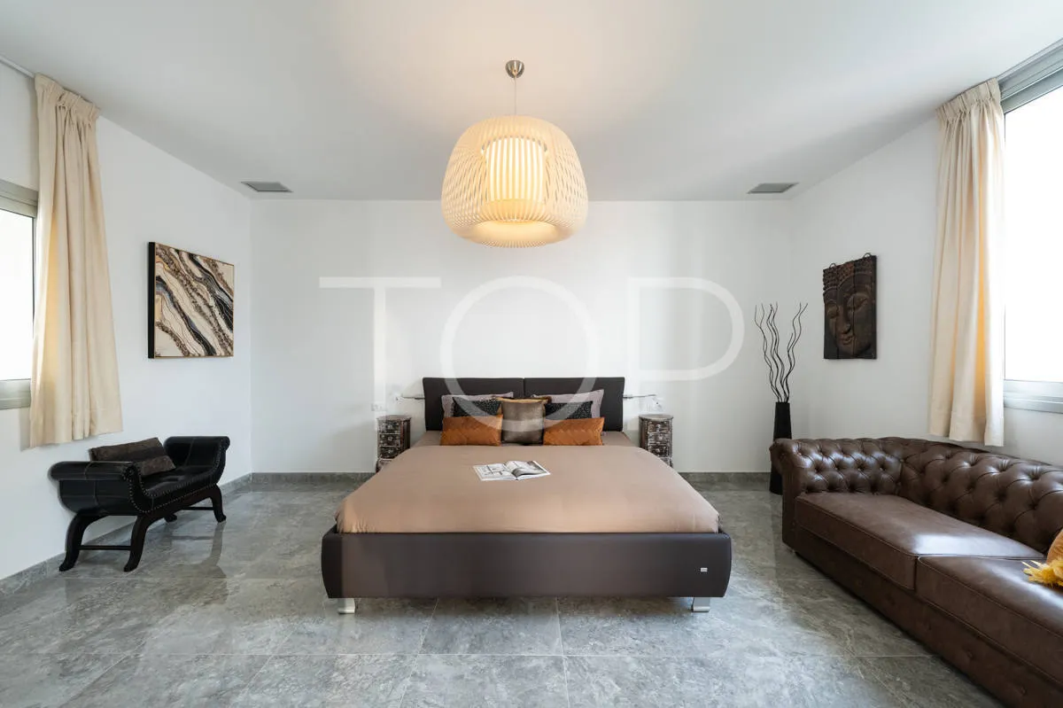 En venta fantástica villa de 4 dormitorios en la prestigiosa zona de Playa Paraíso