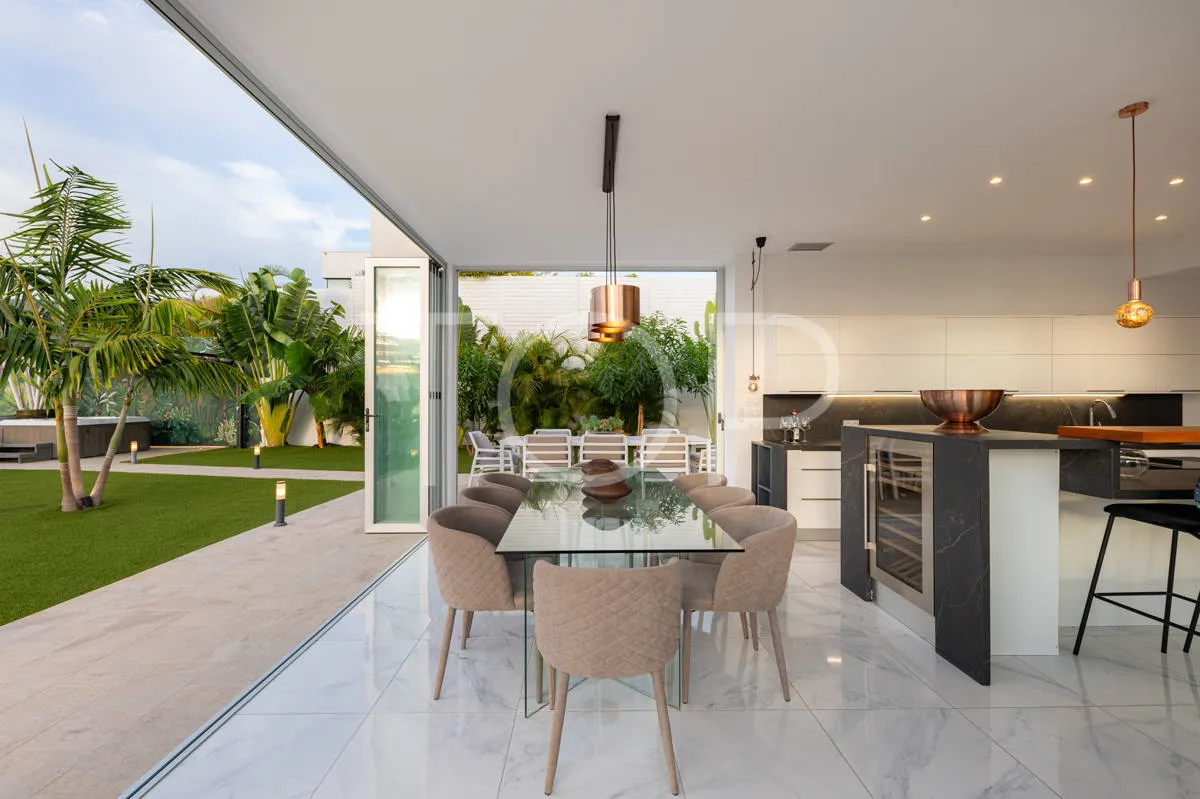 En venta fantástica villa de 4 dormitorios en la prestigiosa zona de Playa Paraíso