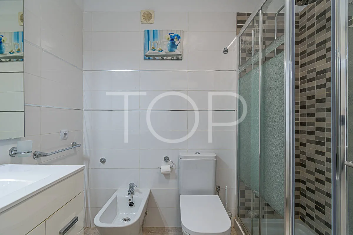 Nice apartment with large terrace and sea view in San Eugenio Bajo