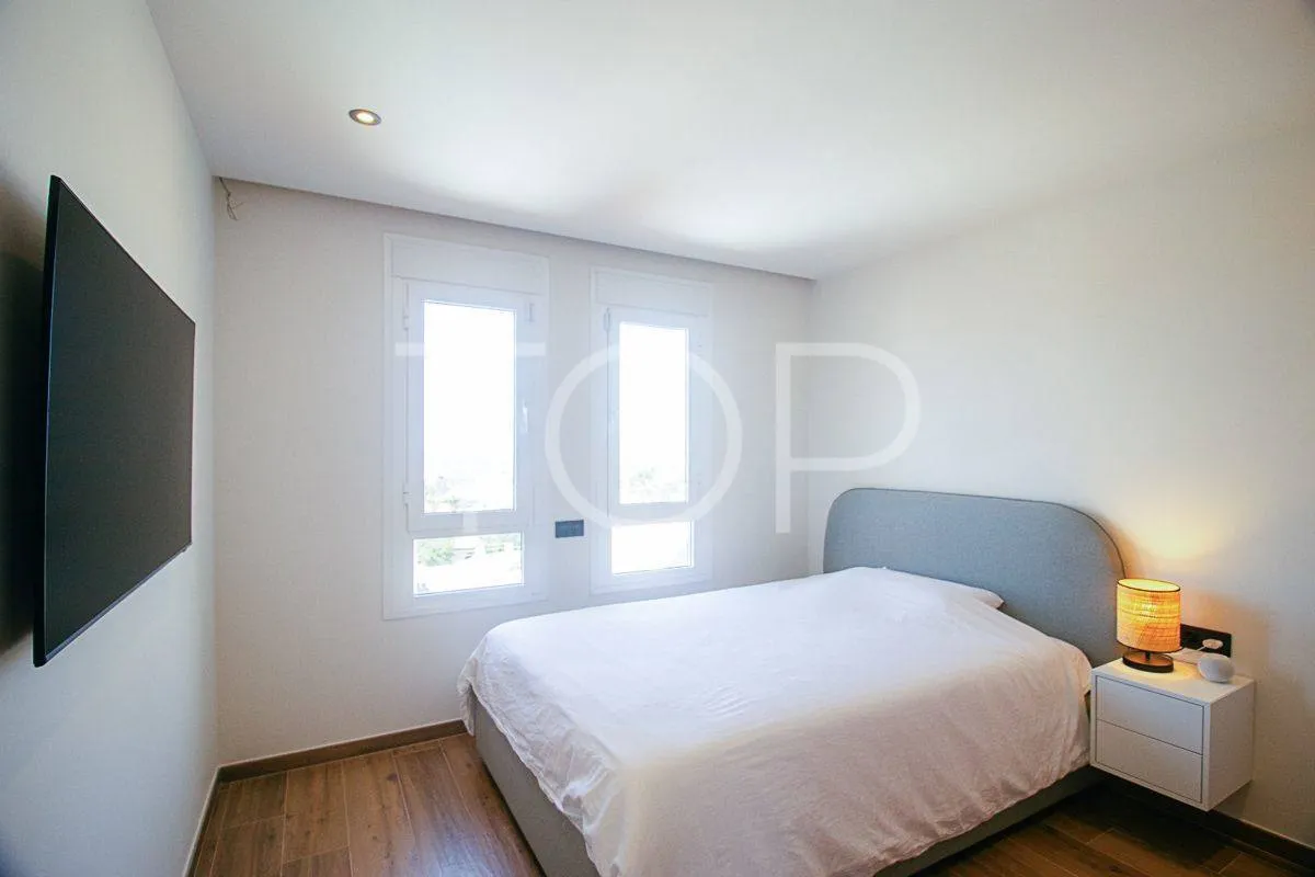 Herrliches neu renoviertes Stadthaus mit großer Terrasse zum Verkauf in El Madroñal, Costa Adeje