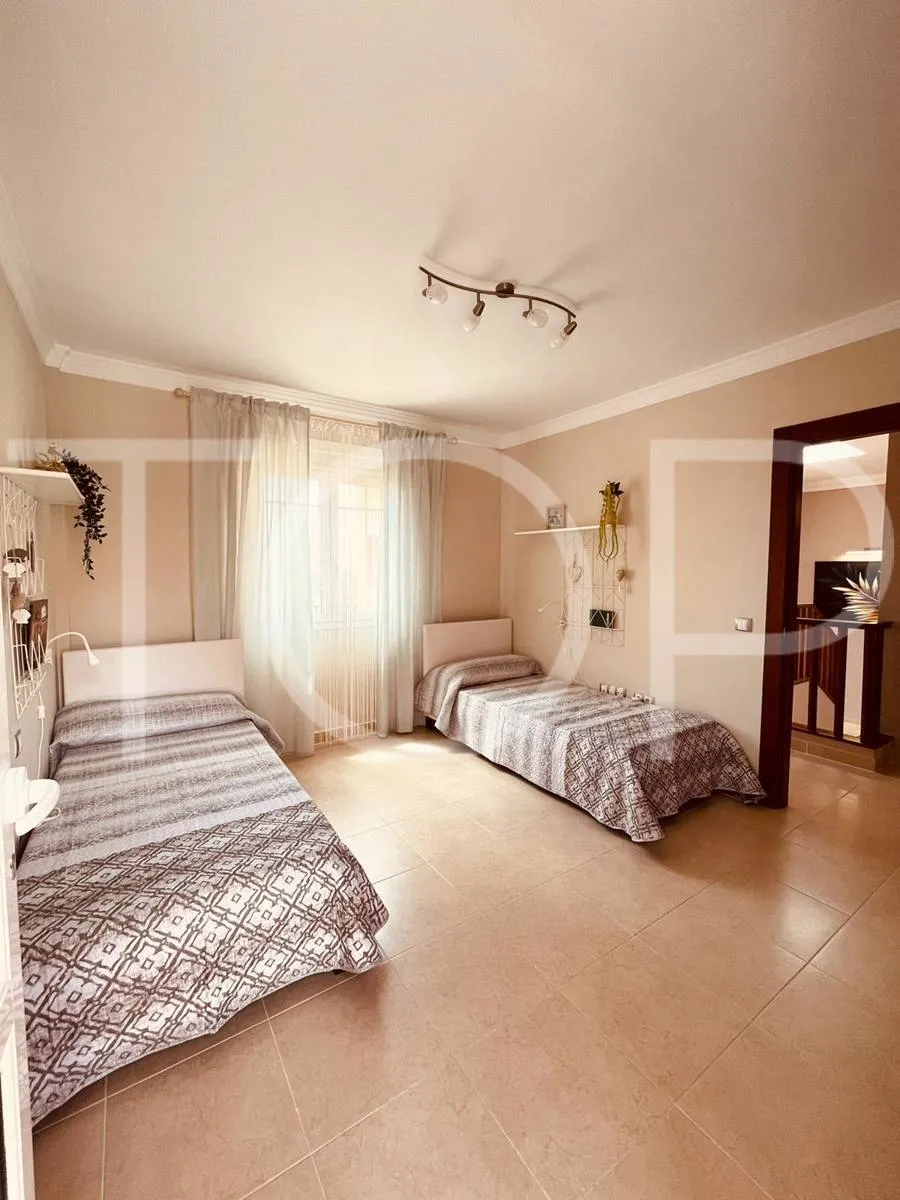 Moderne Villa mit Pool zum Verkauf in Los Cristianos