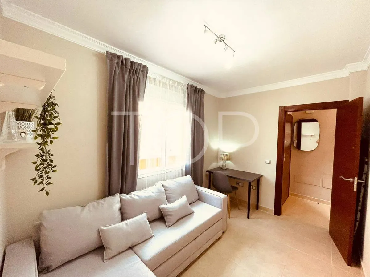 Villa moderna con piscina en venta en Los Cristianos