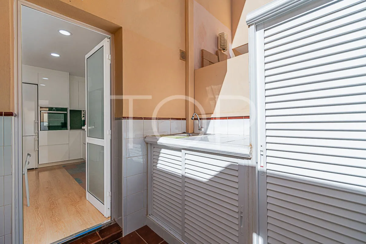 Residencia de lujo con vistas al mar y jardines exquisitos