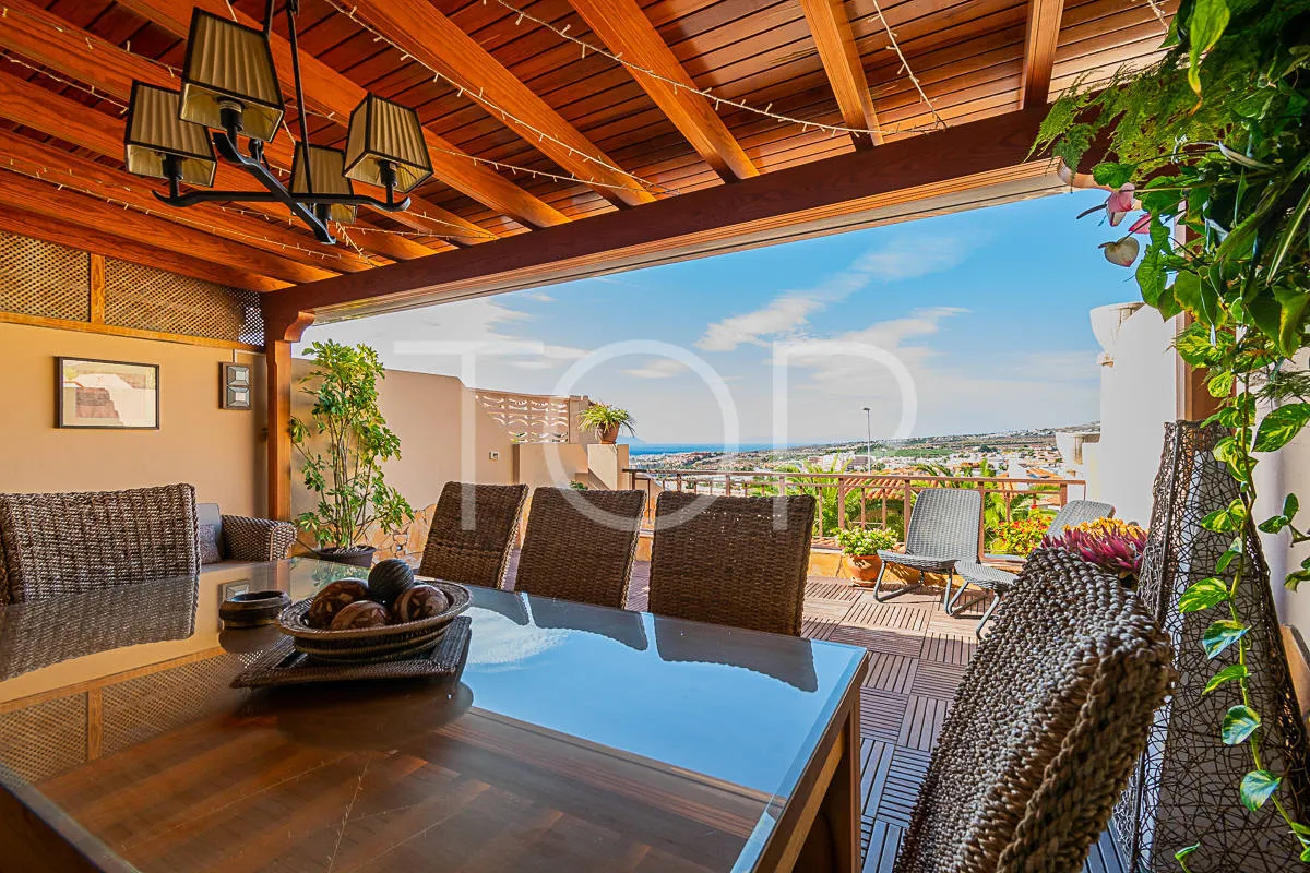 Residencia de lujo con vistas al mar y jardines exquisitos
