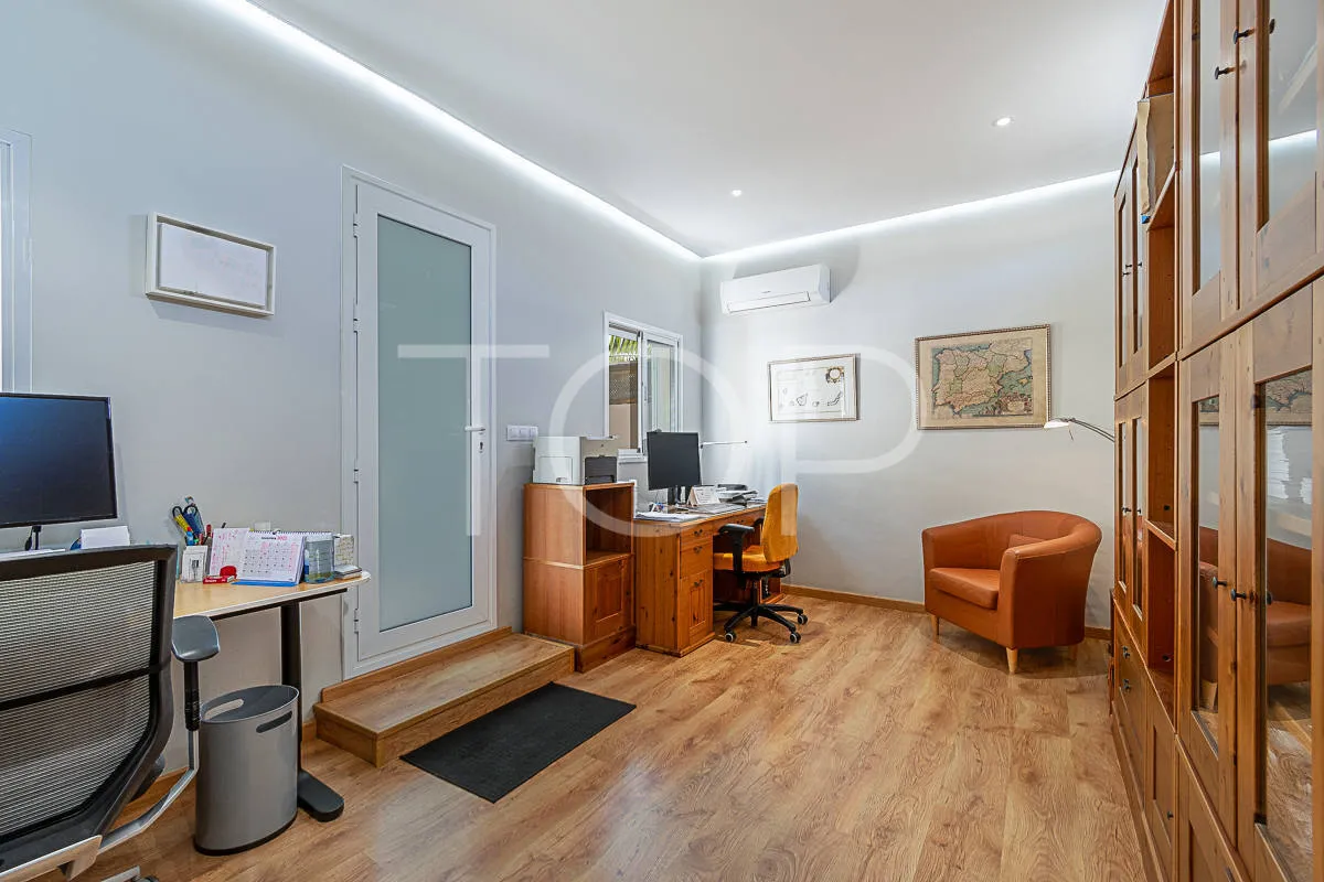 Residencia de lujo con vistas al mar y jardines exquisitos