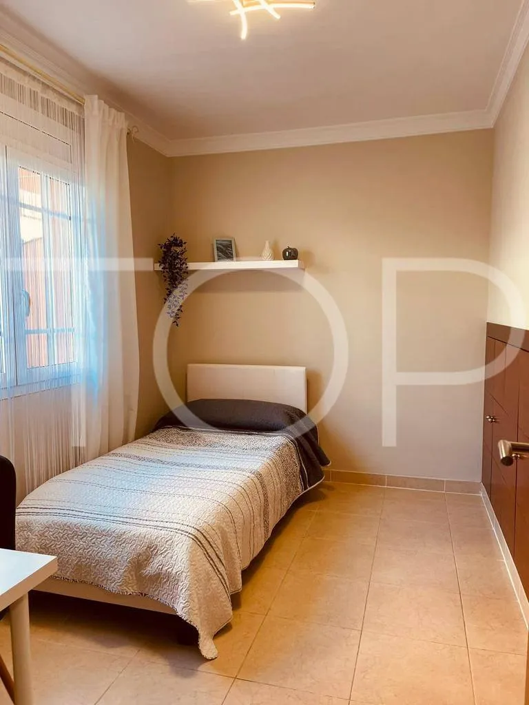 Villa moderna con piscina en venta en Los Cristianos